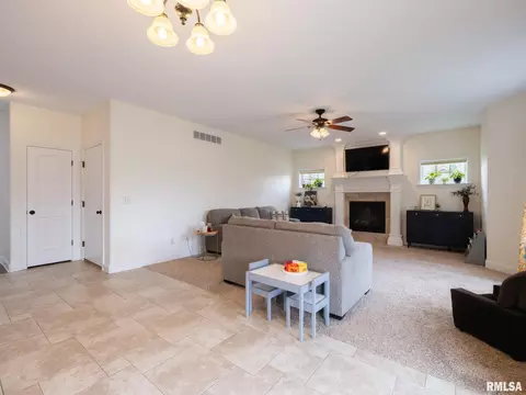 Living - 1716 Rustic Oak Dr, Washington, IL 61571 photo 4 of 10