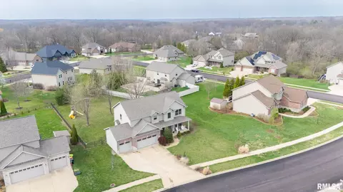 View/Area - 1716 Rustic Oak Dr, Washington, IL 61571 photo 2 of 5