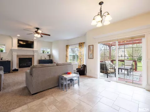 Living - 1716 Rustic Oak Dr, Washington, IL 61571 photo 2 of 10