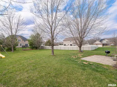 Exterior - 1716 Rustic Oak Dr, Washington, IL 61571 photo 10 of 12