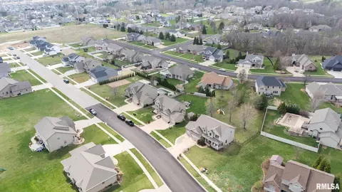 View/Area - 1716 Rustic Oak Dr, Washington, IL 61571 photo 4 of 5