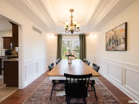 Dining - 1716 Rustic Oak Dr, Washington, IL 61571 photo 2 of 4