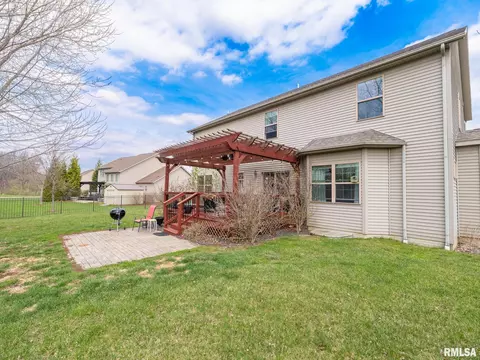 Exterior - 1716 Rustic Oak Dr, Washington, IL 61571 photo 9 of 12