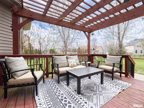Exterior - 1716 Rustic Oak Dr, Washington, IL 61571 photo 4 of 12