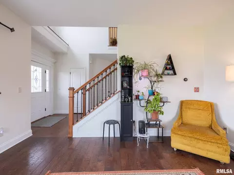 Entry Way - 1716 Rustic Oak Dr, Washington, IL 61571 photo 3 of 4