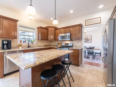 Kitchen - 1716 Rustic Oak Dr, Washington, IL 61571 photo 9 of 9