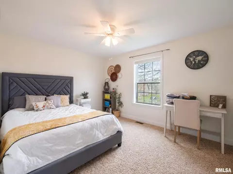 Bedroom - 1716 Rustic Oak Dr, Washington, IL 61571 photo 6 of 16