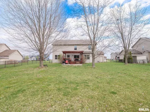 Exterior - 1716 Rustic Oak Dr, Washington, IL 61571 photo 8 of 12