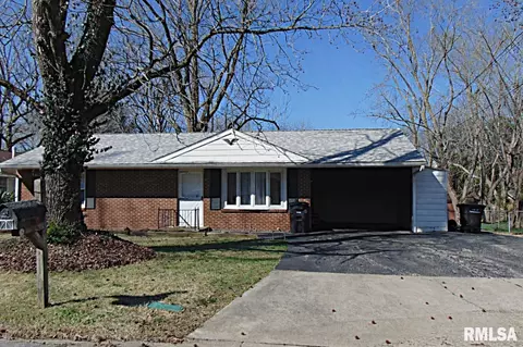 206 S Travelstead St, Carbondale, IL 62901