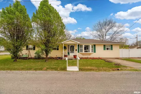 504 N Cochran St, West Frankfort, IL 62896
