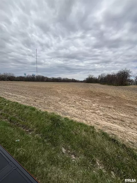 Pinecrest Drive, East Peoria, IL 61611