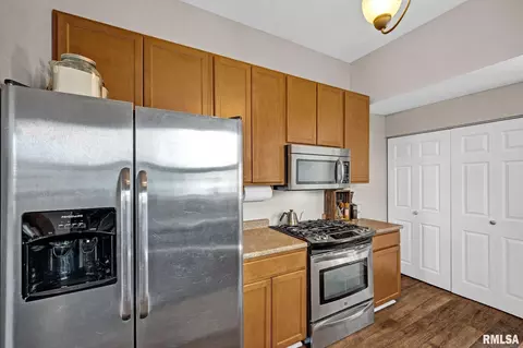 Kitchen - 504 E Adams St, Morton, IL 61550 photo 1 of 2