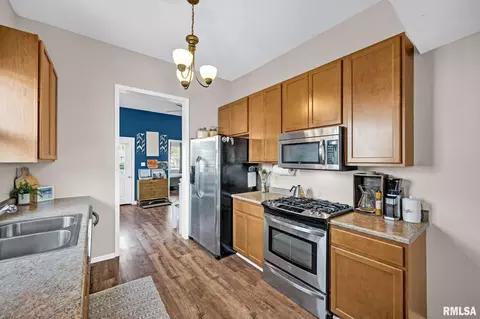Kitchen - 504 E Adams St, Morton, IL 61550 photo 2 of 2