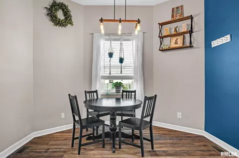 Dining - 504 E Adams St, Morton, IL 61550 photo 1 of 1