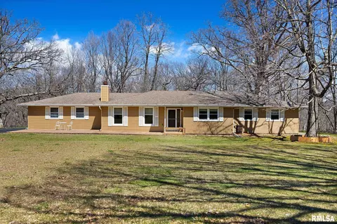 2353 Hollands Grove Rd, Washington, IL 61571