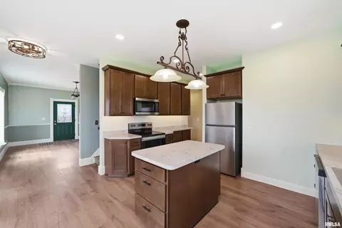 Entry Way - 22014 N Route 40, Edelstein, IL 61526 photo 1 of 1