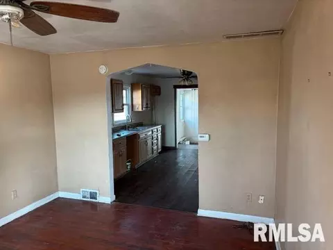 2007 10th St, Silvis, IL 61282 photo 7