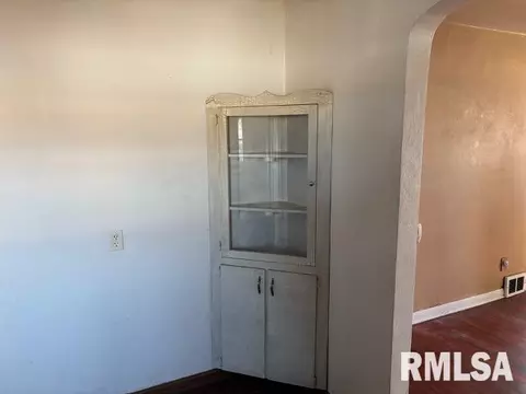 2007 10th St, Silvis, IL 61282 photo 5