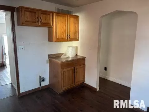 2007 10th St, Silvis, IL 61282 photo 6