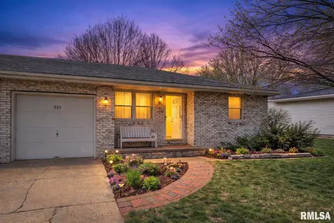 223 N Louise St, Chillicothe, IL 61523