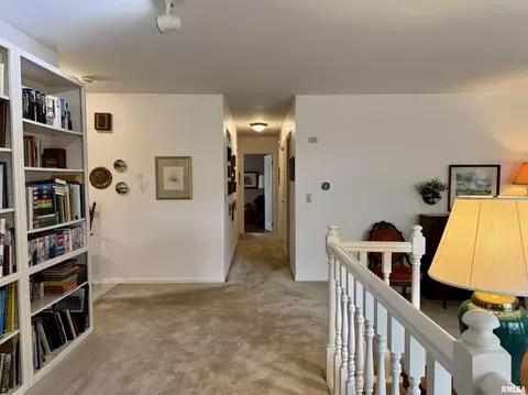 Entry Way - 833 Madelyn Ave, Macomb, IL 61455 photo 5 of 5