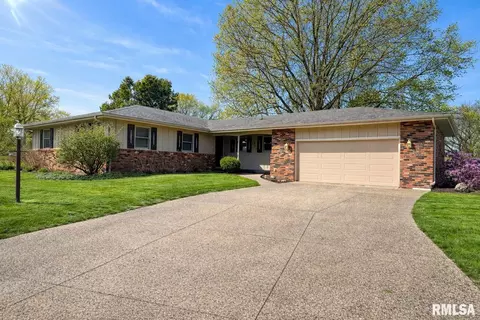 833 Madelyn Ave, Macomb, IL 61455