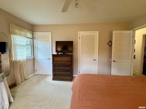 Bedroom - 833 Madelyn Ave, Macomb, IL 61455 photo 2 of 8