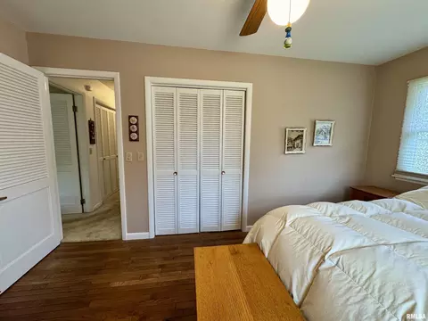 Bedroom - 833 Madelyn Ave, Macomb, IL 61455 photo 5 of 8