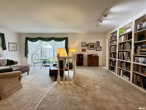 Living - 833 Madelyn Ave, Macomb, IL 61455 photo 1 of 10