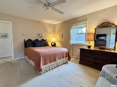 Bedroom - 833 Madelyn Ave, Macomb, IL 61455 photo 1 of 8