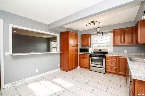 Kitchen - 206 S Walnut St, Eureka, IL 61530 photo 2 of 6