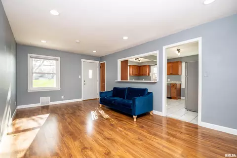 Living - 206 S Walnut St, Eureka, IL 61530 photo 3 of 3
