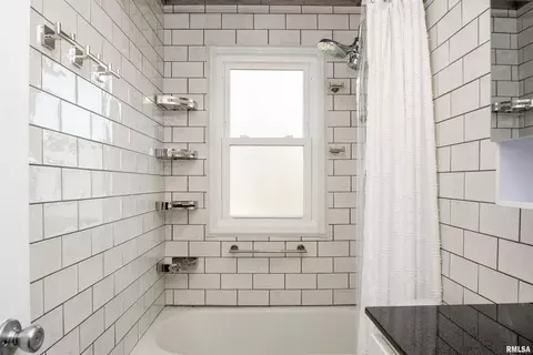Bath - 206 S Walnut St, Eureka, IL 61530 photo 2 of 2