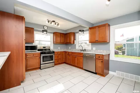 Kitchen - 206 S Walnut St, Eureka, IL 61530 photo 1 of 6
