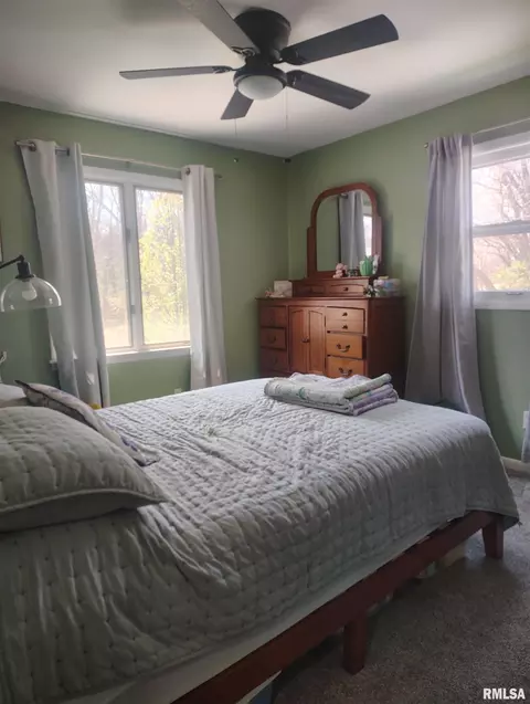 Bedroom - 1824 Riverview Dr, Macomb, IL 61455 photo 4 of 9