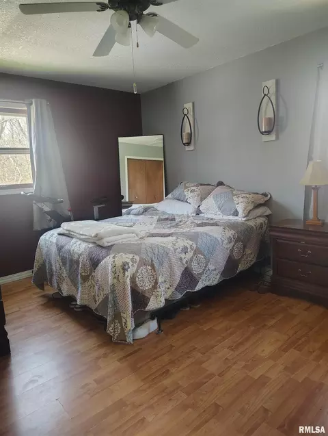 Bedroom - 1824 Riverview Dr, Macomb, IL 61455 photo 1 of 9
