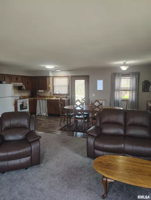 Living - 1824 Riverview Dr, Macomb, IL 61455 photo 5 of 6