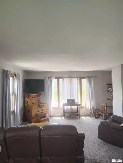 Living - 1824 Riverview Dr, Macomb, IL 61455 photo 2 of 6