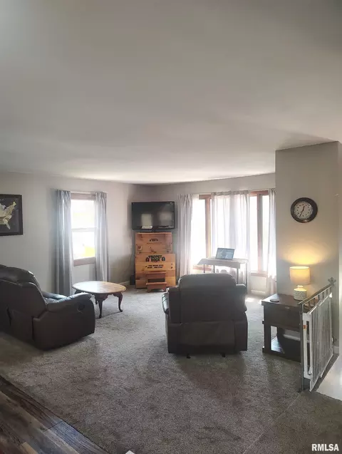 Living - 1824 Riverview Dr, Macomb, IL 61455 photo 1 of 6