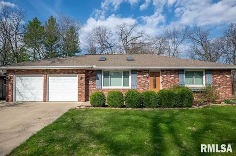 6315 N Post Oak Rd, Peoria, IL 61615