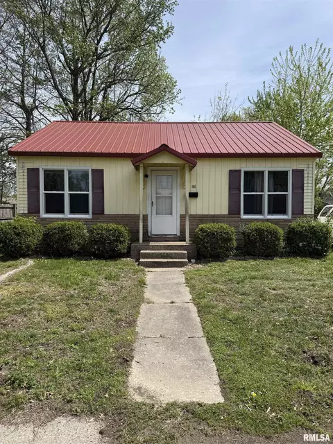 905 S Aikman St, Marion, IL 62959