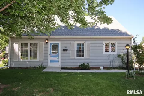 305 Manor St, Pekin, IL 61554