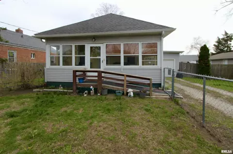 541 Monson St, East Peoria, IL 61611