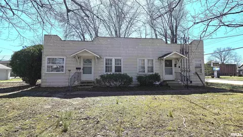 500 N Main St, Benton, IL 62812