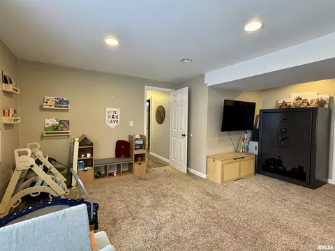 Other - 827 W Mcdonough St, Macomb, IL 61455 photo 3 of 9