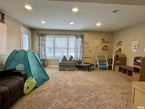 Other - 827 W Mcdonough St, Macomb, IL 61455 photo 4 of 9