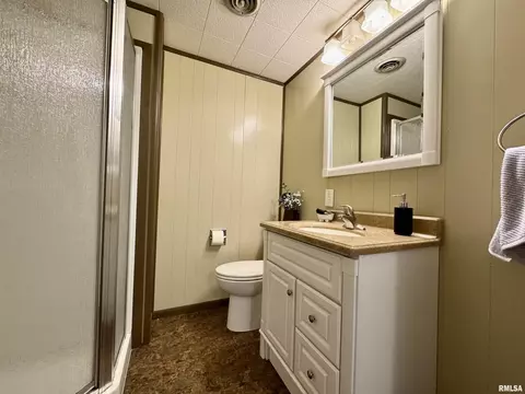 Bath - 827 W Mcdonough St, Macomb, IL 61455 photo 4 of 4