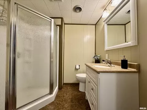 Bath - 827 W Mcdonough St, Macomb, IL 61455 photo 3 of 4