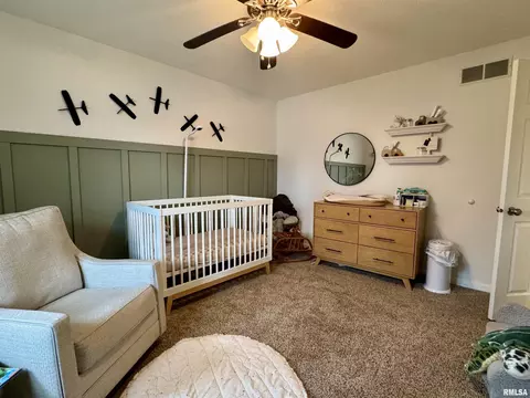 Bedroom - 827 W Mcdonough St, Macomb, IL 61455 photo 5 of 7
