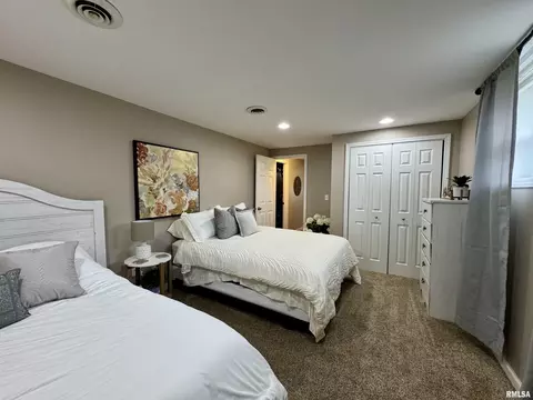 Bedroom - 827 W Mcdonough St, Macomb, IL 61455 photo 7 of 7